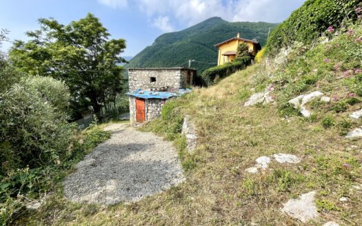 House with land, Parzanica (BG)