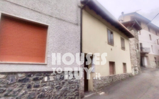 Semi-detached house, Ono San Pietro (BS)