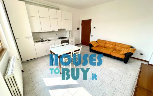Two-room apartment near the train station