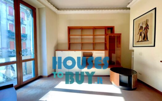 Three-rooms apartment with balcony