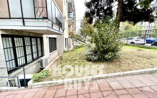 Large two-room apartment, Milano, Romolo-Famagosta