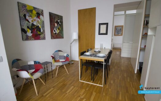 Milano, two-room apartment Crema 17