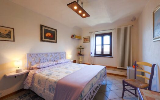 Renovated Country House as a B&B – Clavesana, Langhe